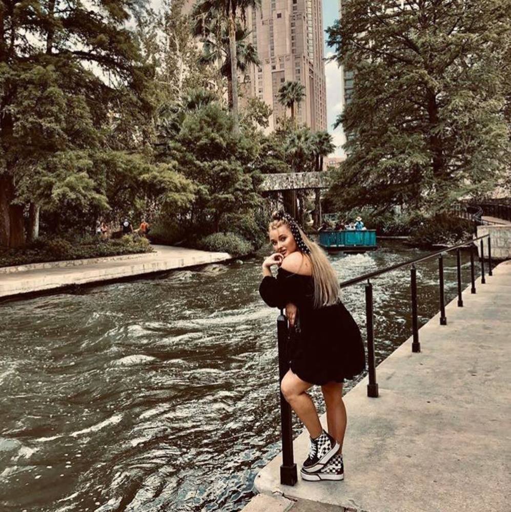 Meet your Posher, Quinn.